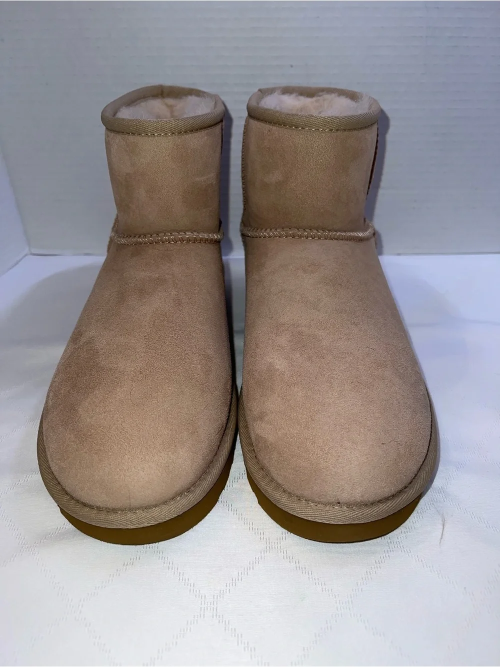 🔥🔥🔥 UGG WOMEN'S CLASSIC MINI II BOOT - SAND SIZE: 9 NEW